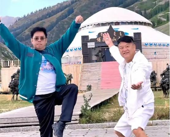 1975年，陈百祥开制衣厂赚到千万身家，他一口气买了五辆豪车，然后对好朋友谭咏麟