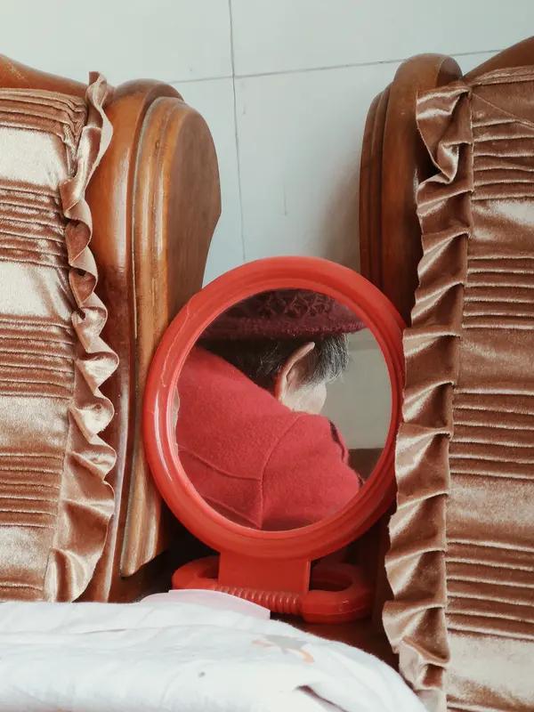 都说命是天定
我偏要自己掌一生的风向
心有山海
眼有星光
步履铿锵
​做自己的王