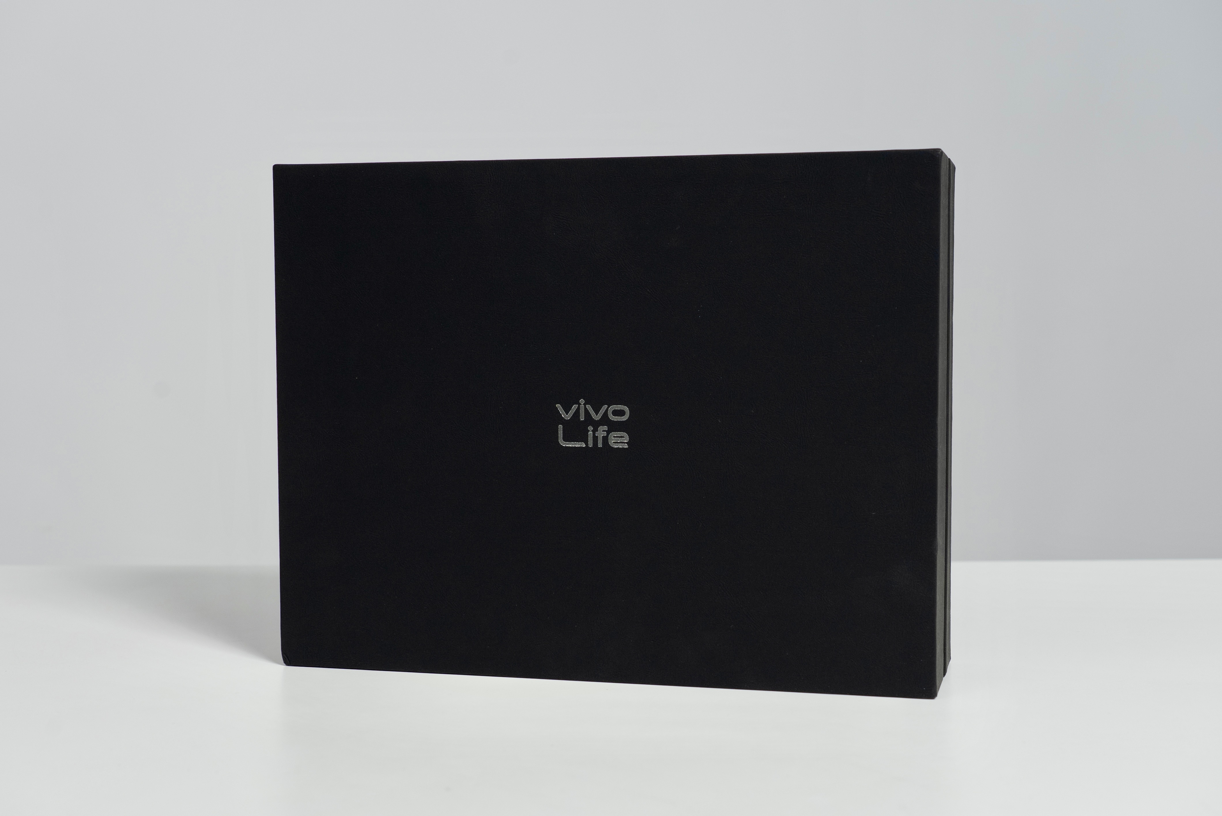 评论区抽奖抽一个 vivo 旗下生活周边品牌 vivo Life 的时尚摄影包！