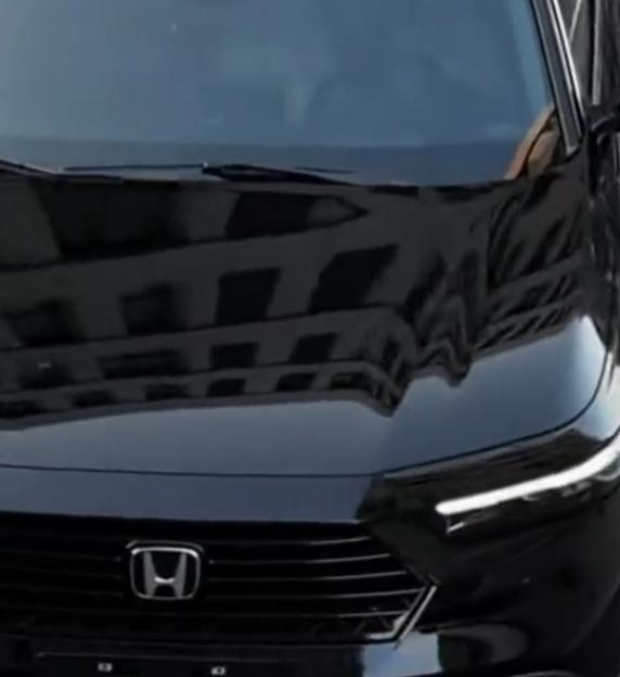 中年人的一代神车突然直降10万元，这消息简直炸裂！就拿曾经满大街跑的某款经典合资