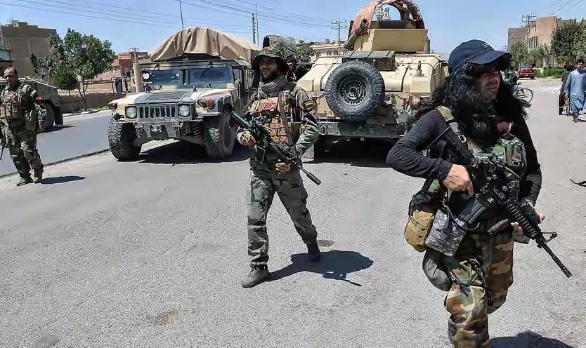 一夜局势突变，两邻国大打出手，巴基斯坦揪出幕后支持大国