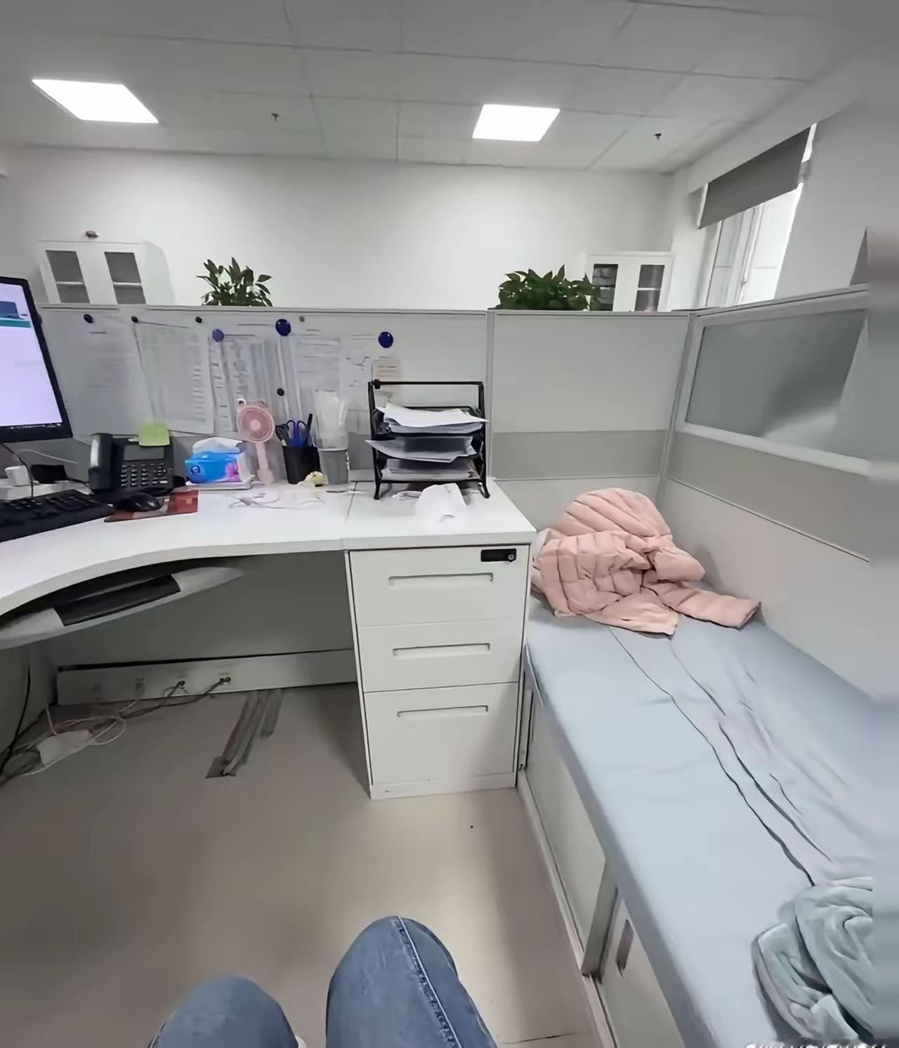 在民营企业这样的办公室一般什么级别领导可以办公，累了就可以休躺着休息