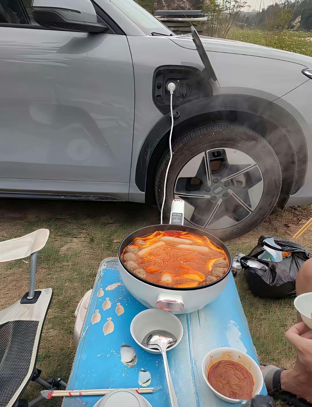 油车车主看了有没有买电车的冲动，MVP更适合家庭出游！家用爆款享界V8来了