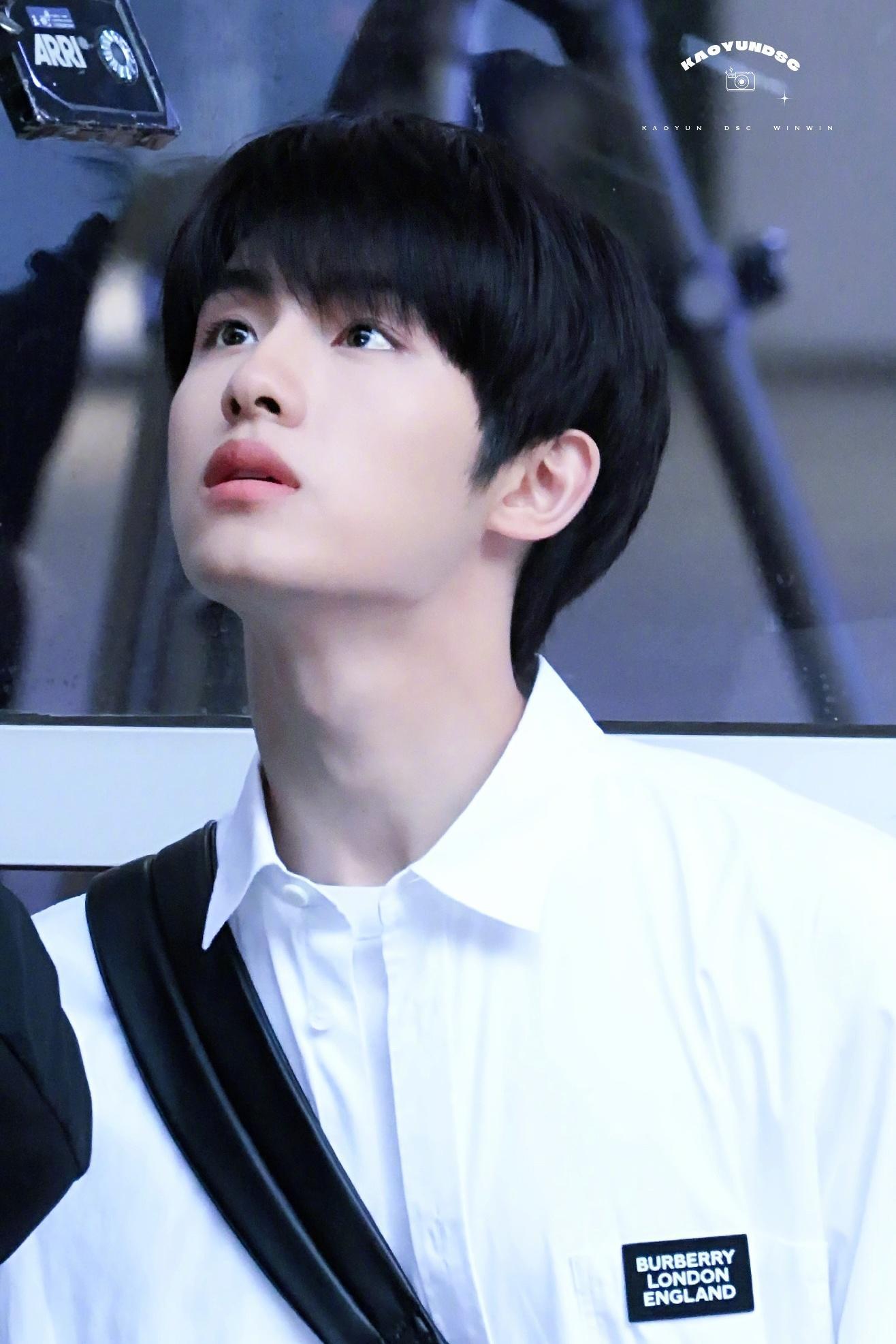 在拍现偶，穿衬衫的校园男主《今天是太阳雨》董思成 | 97年《告白》王星越 | 