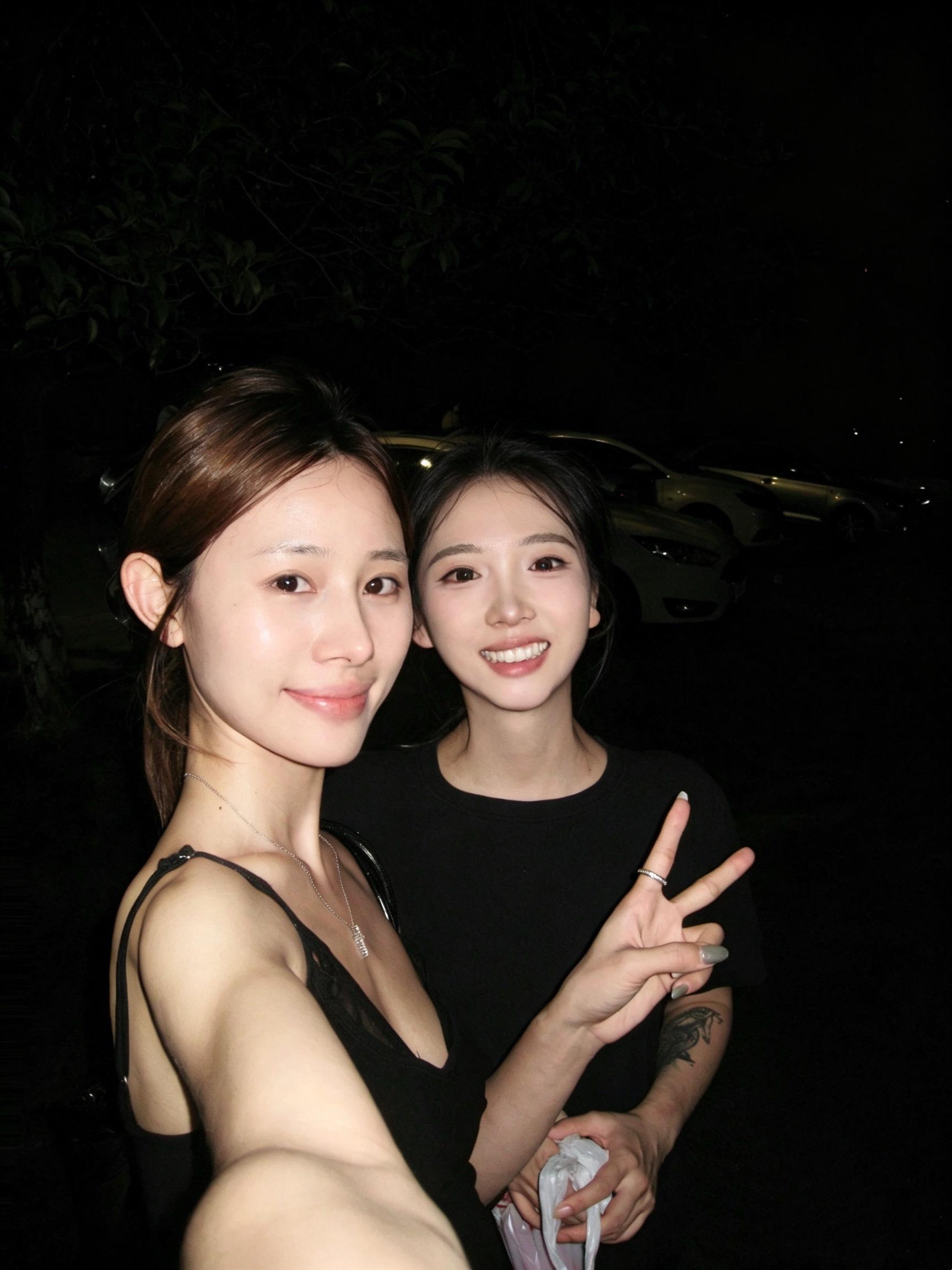 看着你的笑 我好像就足够
