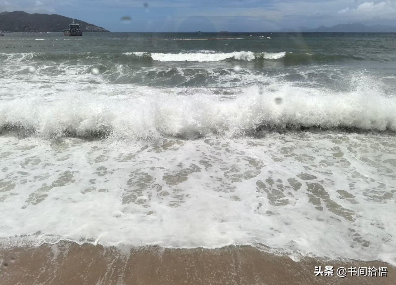 最透彻的一段话：
“别一天瞎焦虑，能有个走路的腿，吃饭的嘴，喘气的肺，能消化的胃