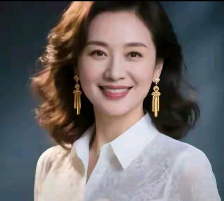 深夜独白：45岁已婚女士含泪倾诉，女人离不开男人的真相，竟藏在北京胡同那盏凌晨三