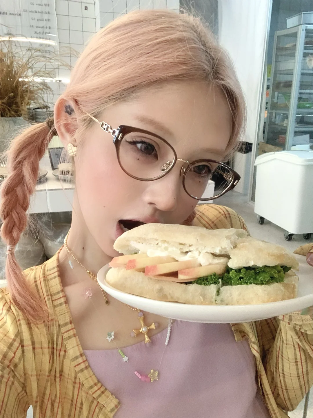 💛ྀི◟ᵔ·͈༝·͈ᵔ  那个粉毛时髦书呆子🤓