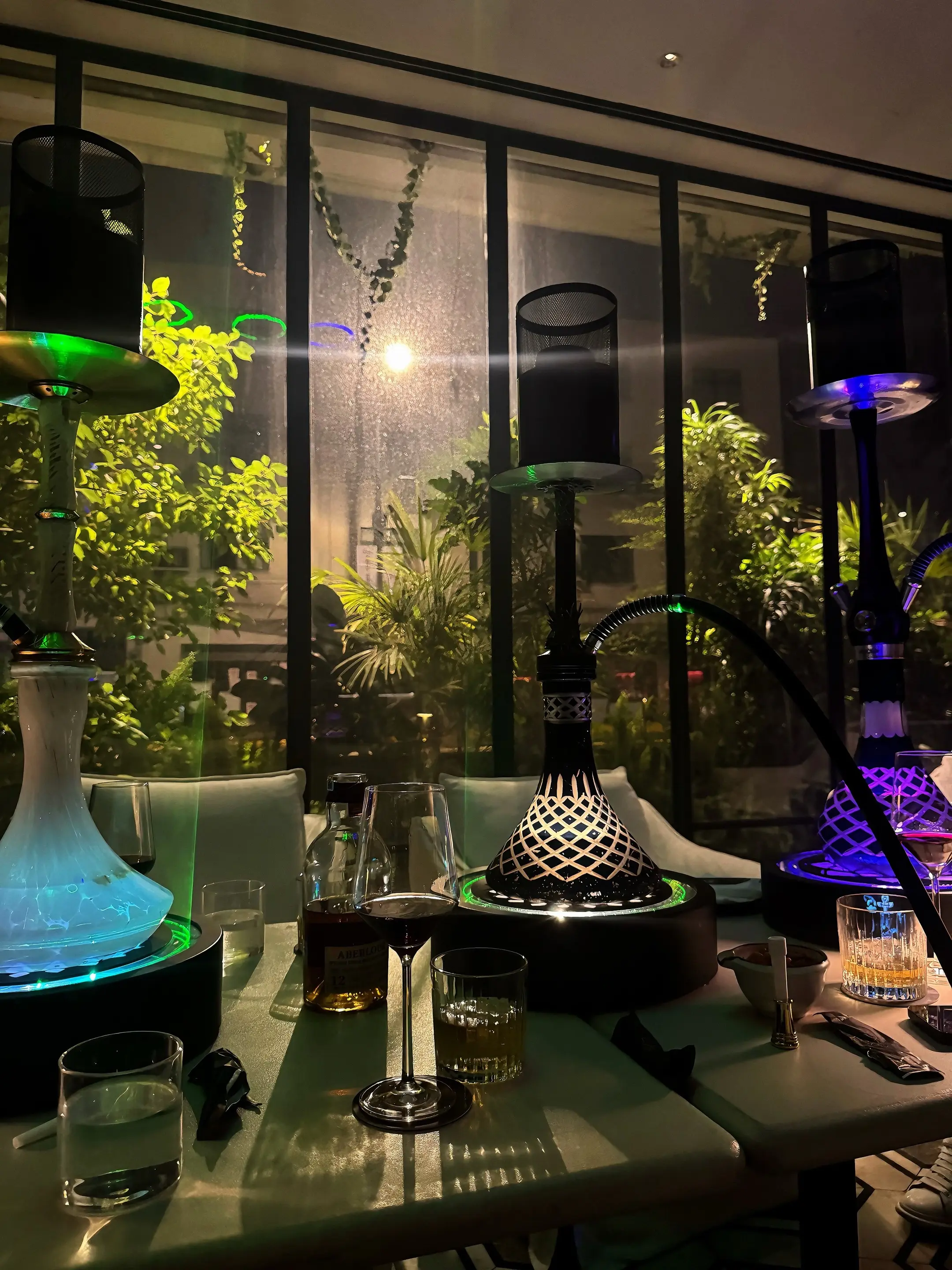 我总是试图寻找一个可以依靠的肩膀 却忘了陪伴都是阶段性的