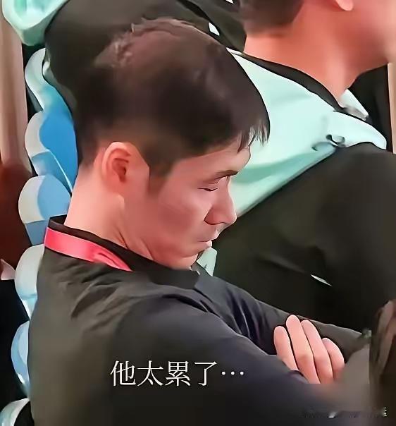 咱又刷到头条好些文案，
净拿数字代替人名了！
扒拉扒拉字里行间的门道，
明眼人一