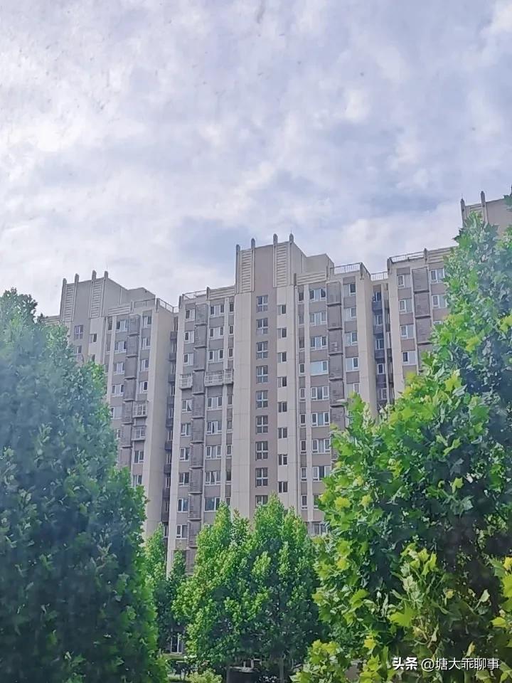 每日一图
心情不同
隔着一层纸
你我隔着天和地
做事尽力
但求问心无愧
有愧的人