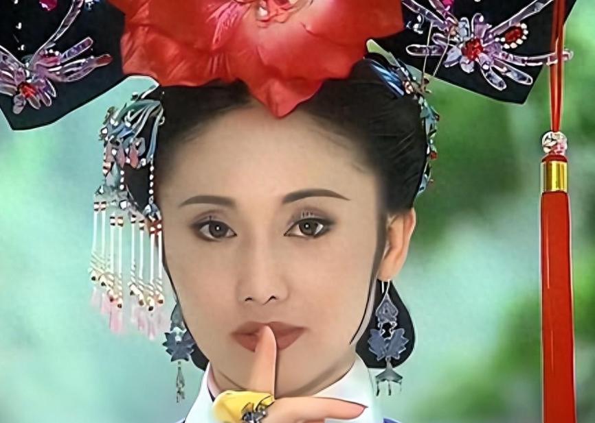 被琼瑶“设局”忽悠，为拍戏打掉孩子！

说起《还珠格格》里的令妃，荧幕上的她处事