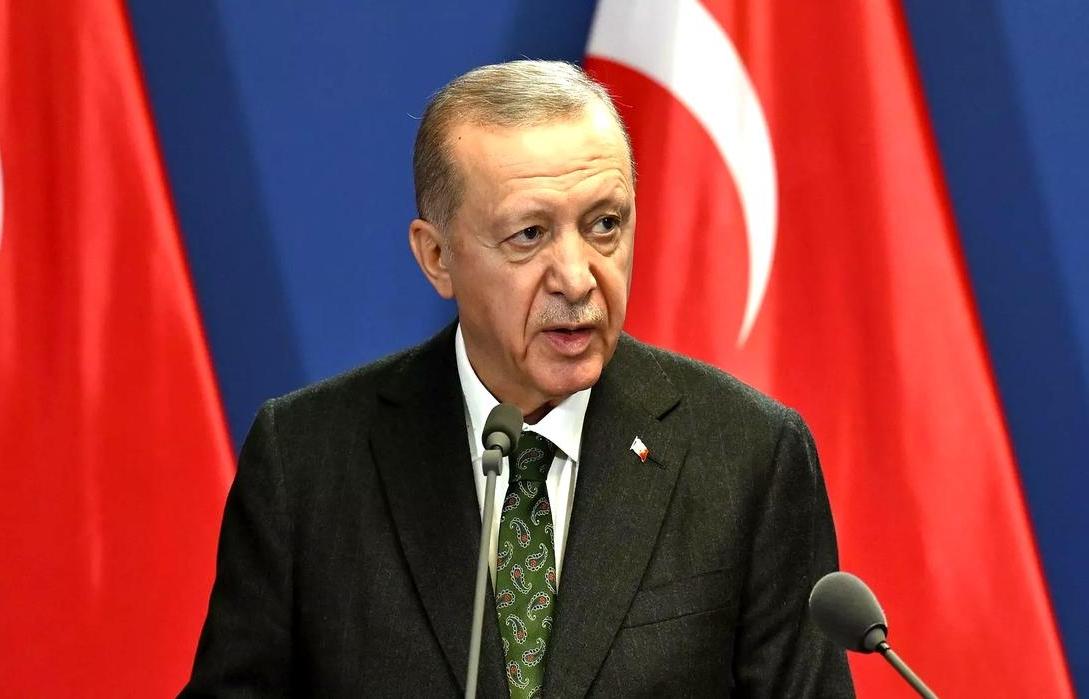 针对以色列持续打击黎巴嫩，近日，土耳其总统埃尔多安威胁要对以色列开战，看起来是维