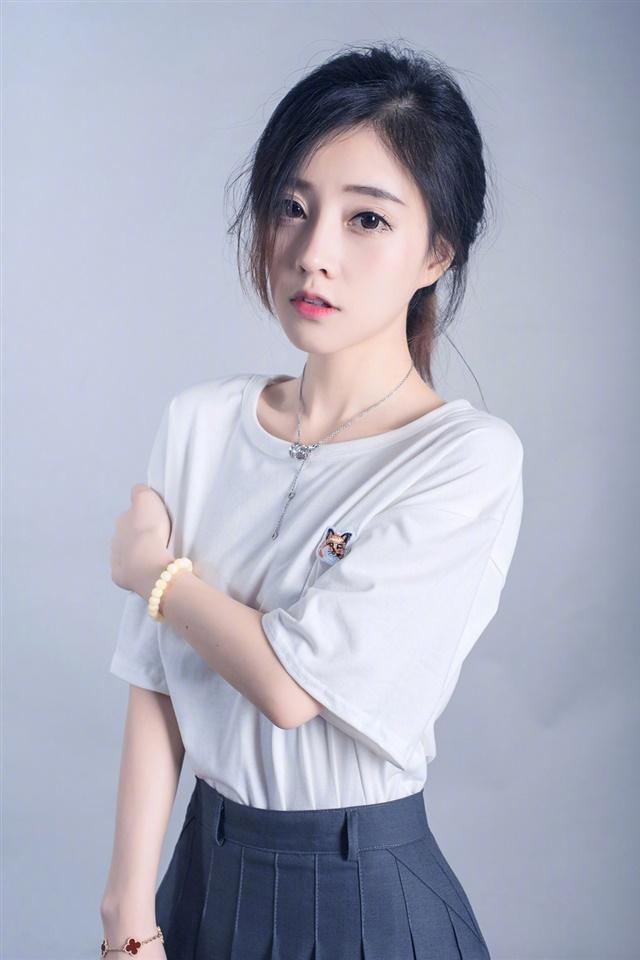 新的马年到啦，我给自己定了几个新目标，打算从三个方面努力。
先说事业这块。我打算