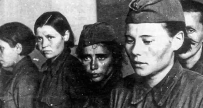 苏联克格勃间谍学校：教女间谍床上功夫，爱因斯坦也难抗拒？

1943年夏天，普林
