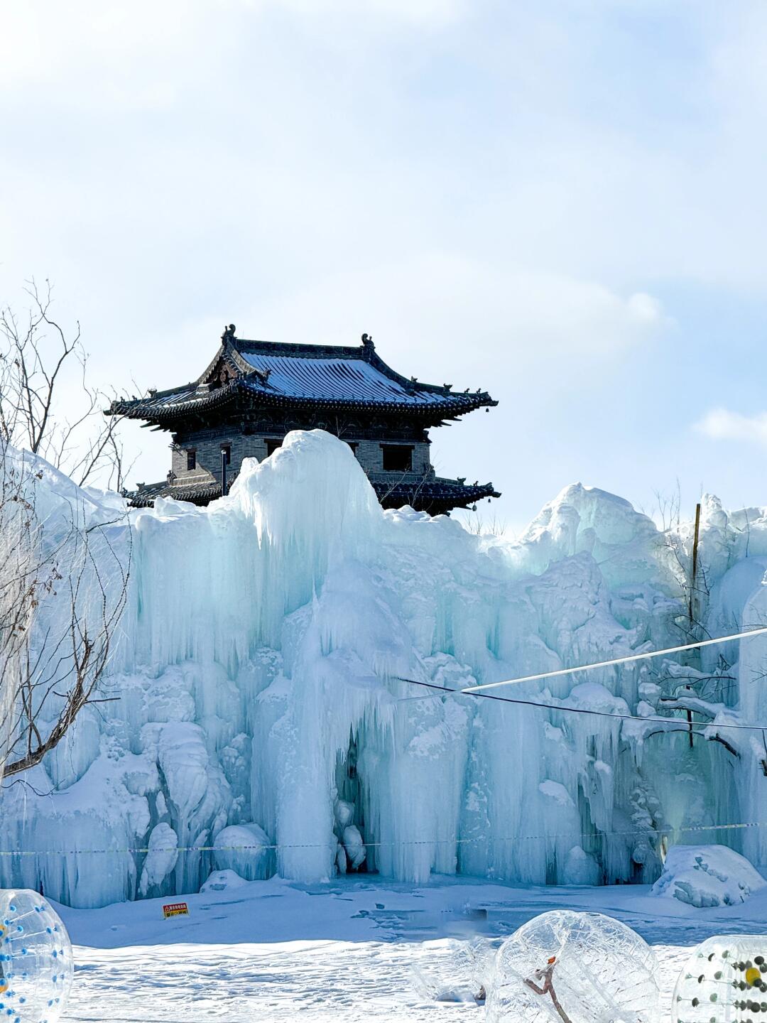 大同📍雪地 冰墙 滑道 真的好有意思哦～