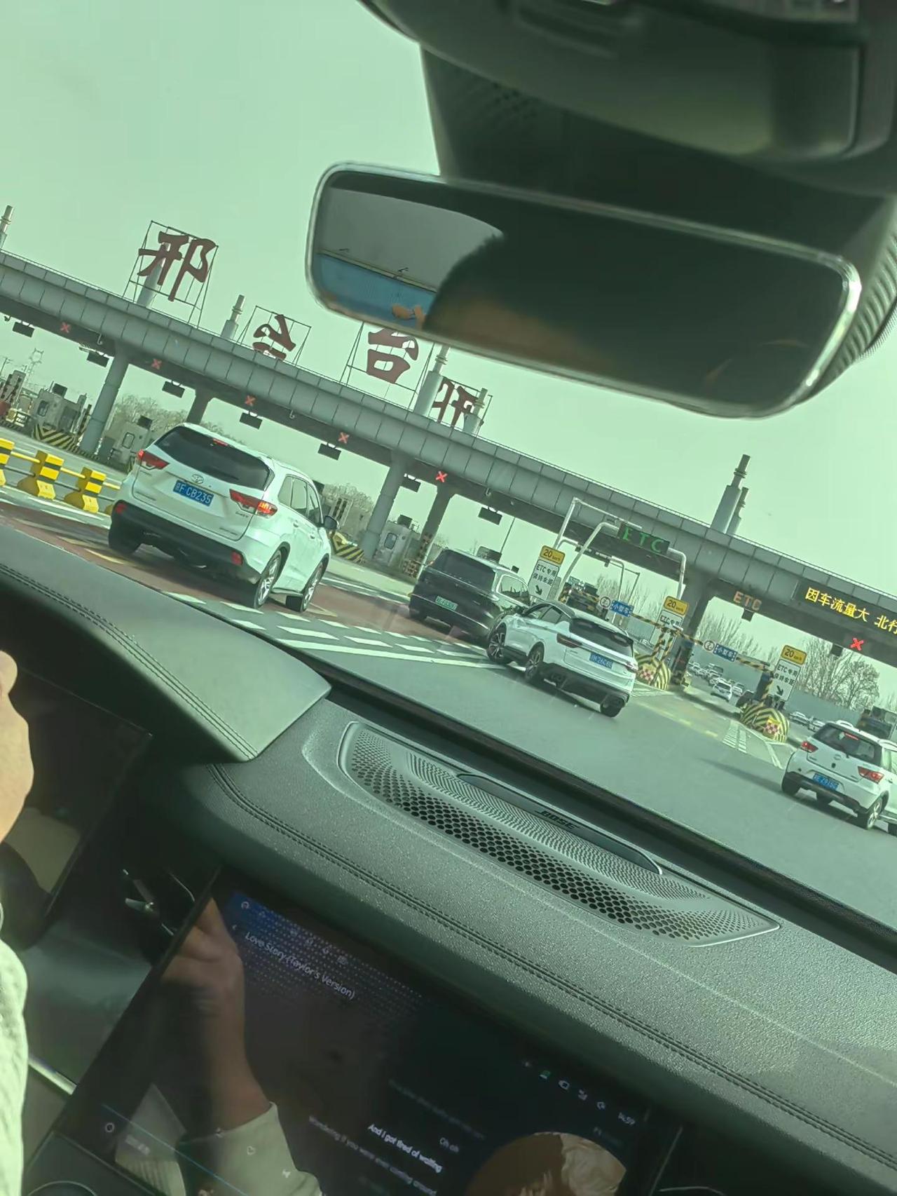 启程时的期待   返程时的不舍  长路漫漫 总有归途  各自忙碌  相互牵挂的生