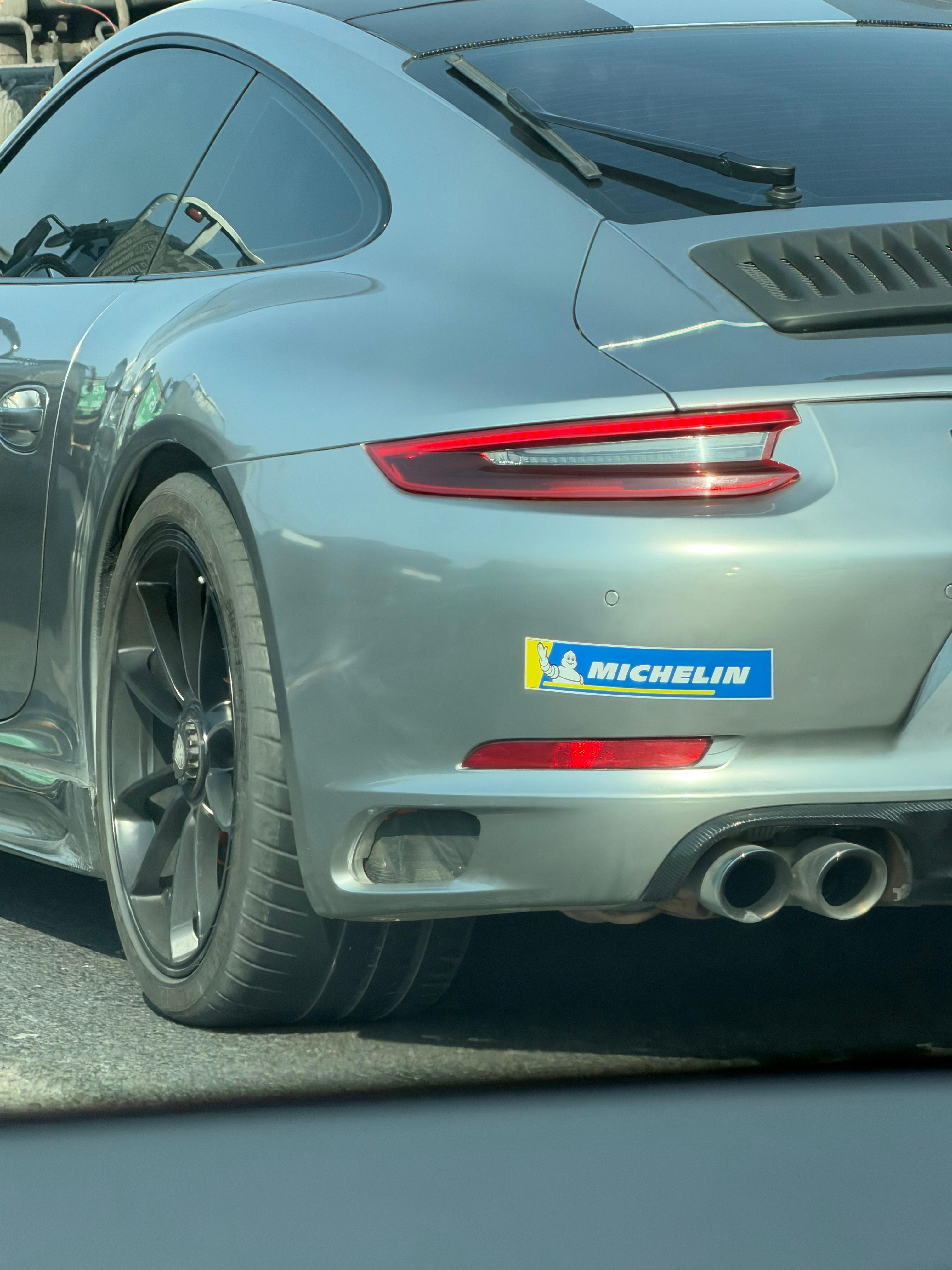 米其林的胎肩做的确实好看米其林轮胎