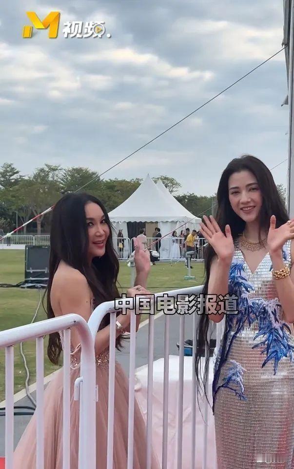 温碧霞娜然两代妲己同框，真实原因有4个。
1.金鸡奖需要话题度，安排两代妲己同台
