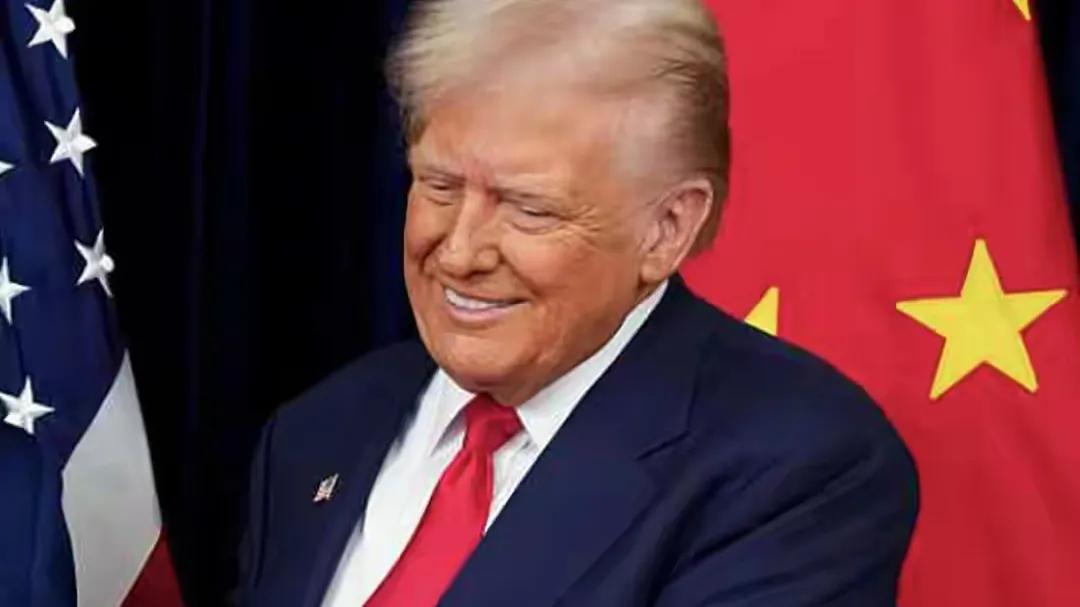 特朗普突然夸赞中国官员“太专业”，要求内阁“本周内必须学会”。
其实，他哪是真想