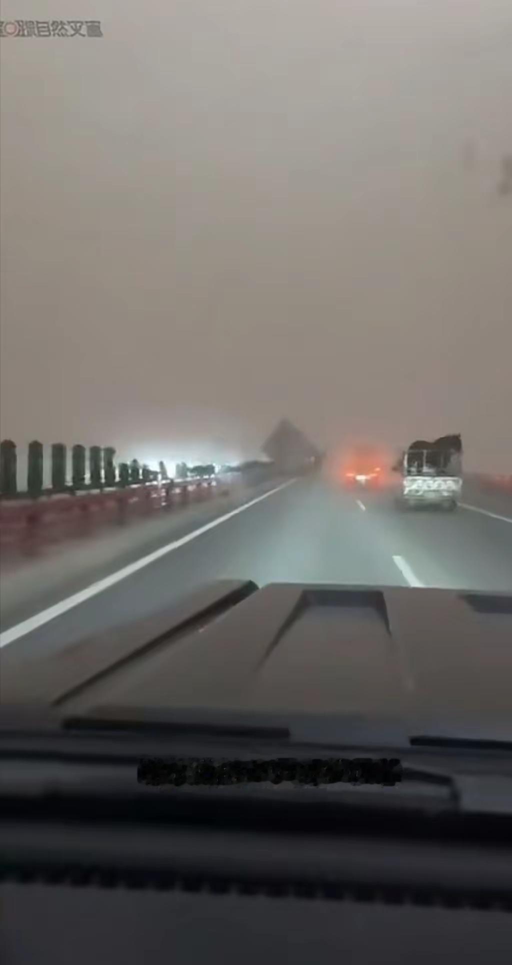 哈尔滨的自然灾害。热点大暴雨引发的水漫大街 极端天气事件