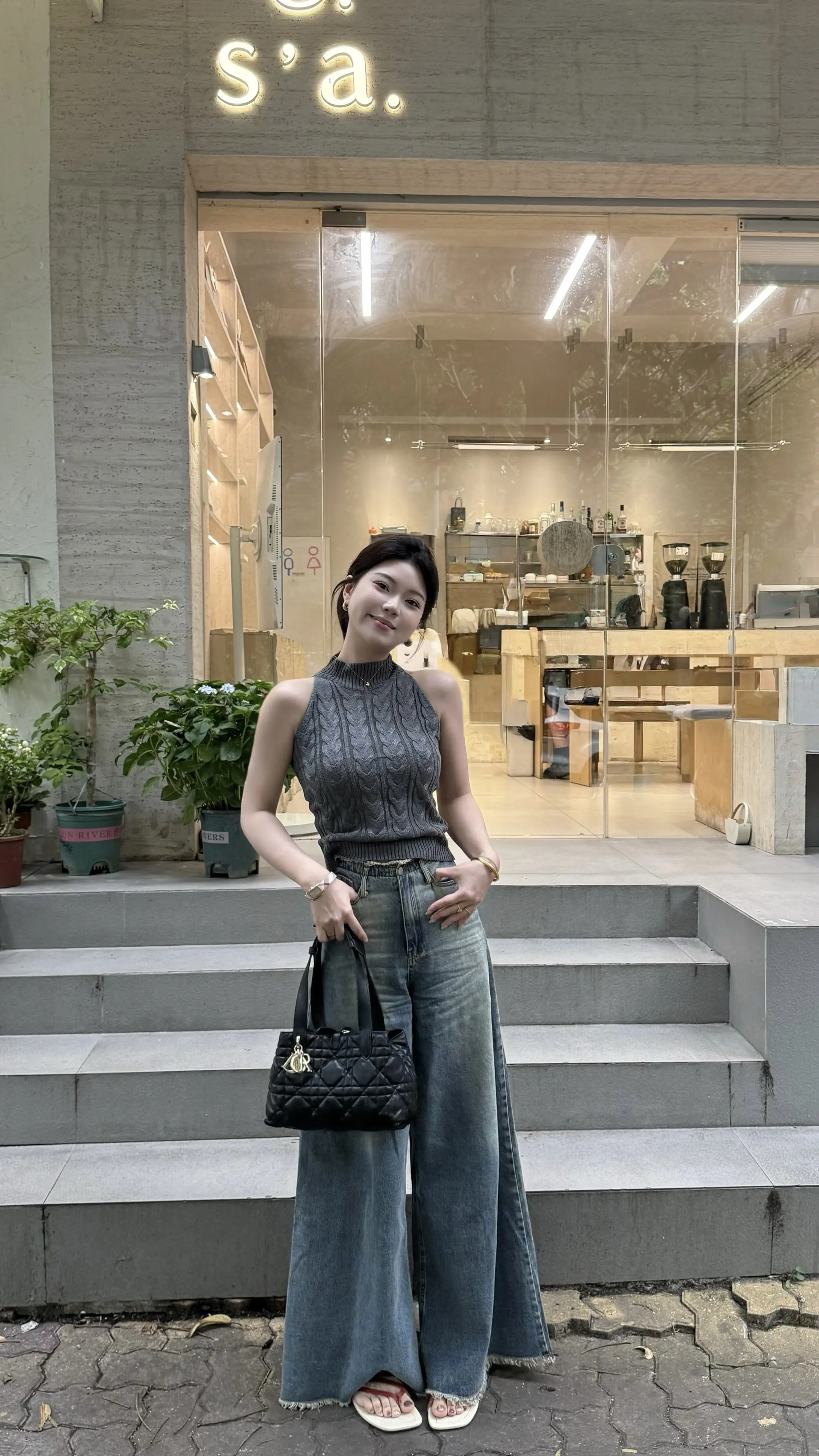 请世界相信我吧 我永远有新鲜劲 我永远有下文