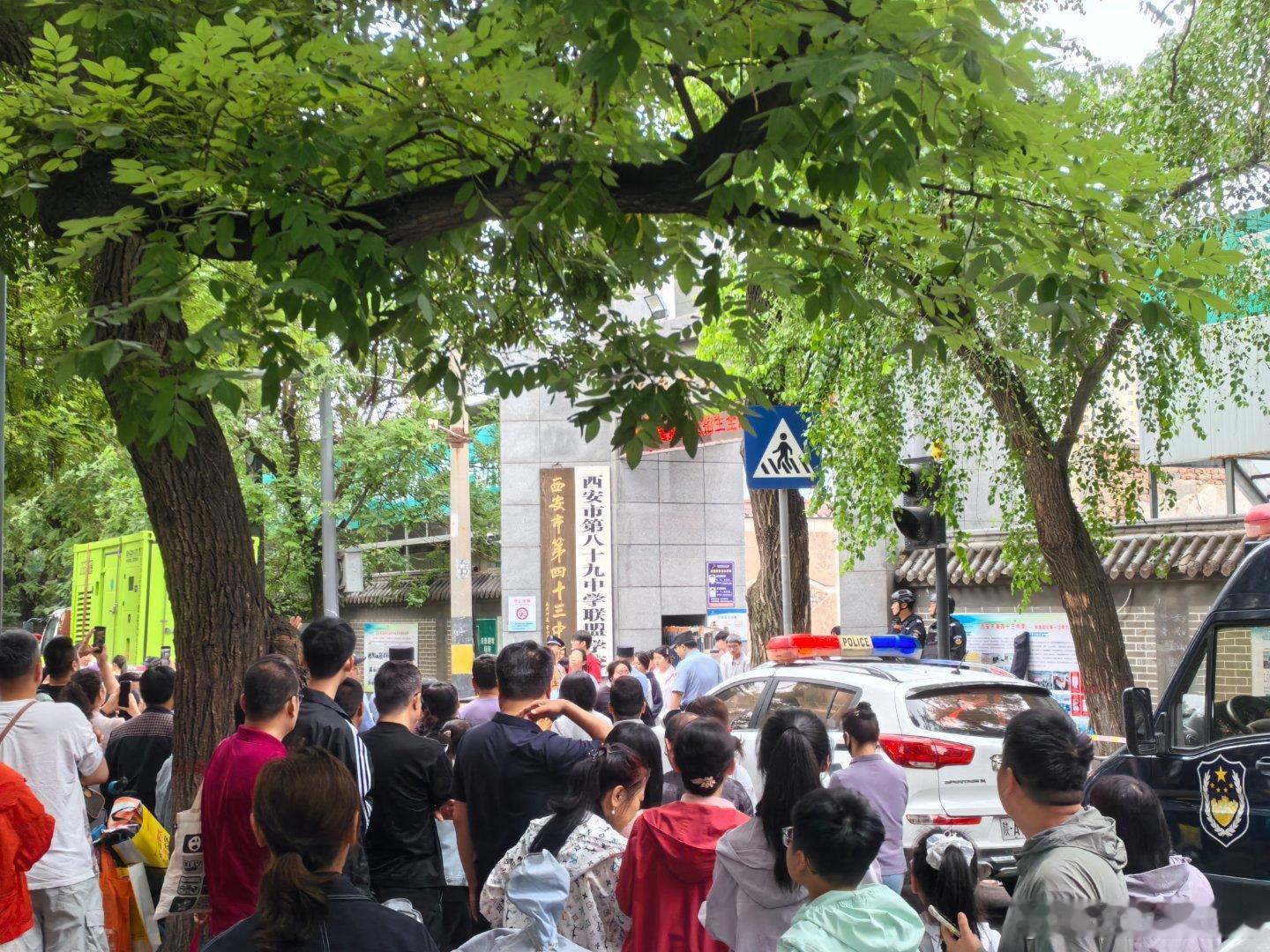 高考 愿你走进考场时胸有成竹，走出考场时笑靥如花。这个夏天，你会收到最好的礼物—