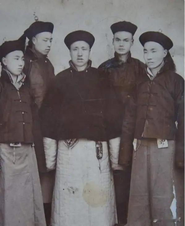 战斗英雄，一个名不见经传的民族英雄创造了守成奇迹，死守12年，非常人能够做到的奇