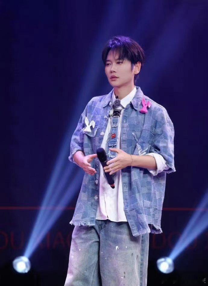 孟鹤堂加盟2026辽宁春晚辽宁春晚 沈阳的冬天，因孟鹤堂更温暖！2026辽宁春晚