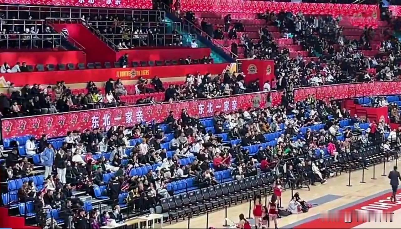 1月5日晚，在“东北德比”吉林男篮主场对阵辽宁男篮的比赛开始之前，吉林男篮主场M