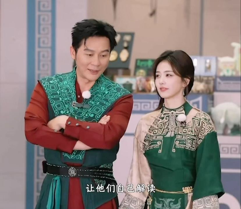 导演组一直问李晨是什么意思破案了！李晨那句“让他们自己解读吧”根本不是说给观众的
