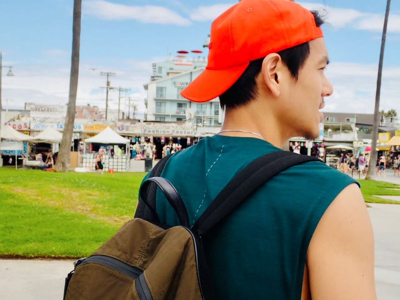 彭于晏 背包小彭也是小橙帽🏃欢迎来到彭于晏的世界彭于晏态度Eddietude