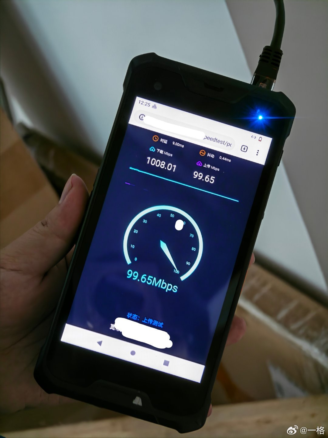 联通宽带装完了，用师傅的设备和手机测试了，上行确实有 100M，先给个好评