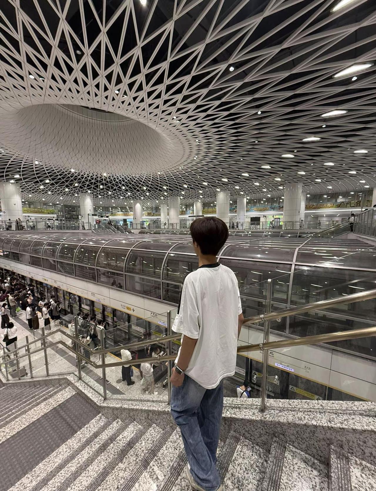 你说要走南闯北 原来是广州南 深圳北