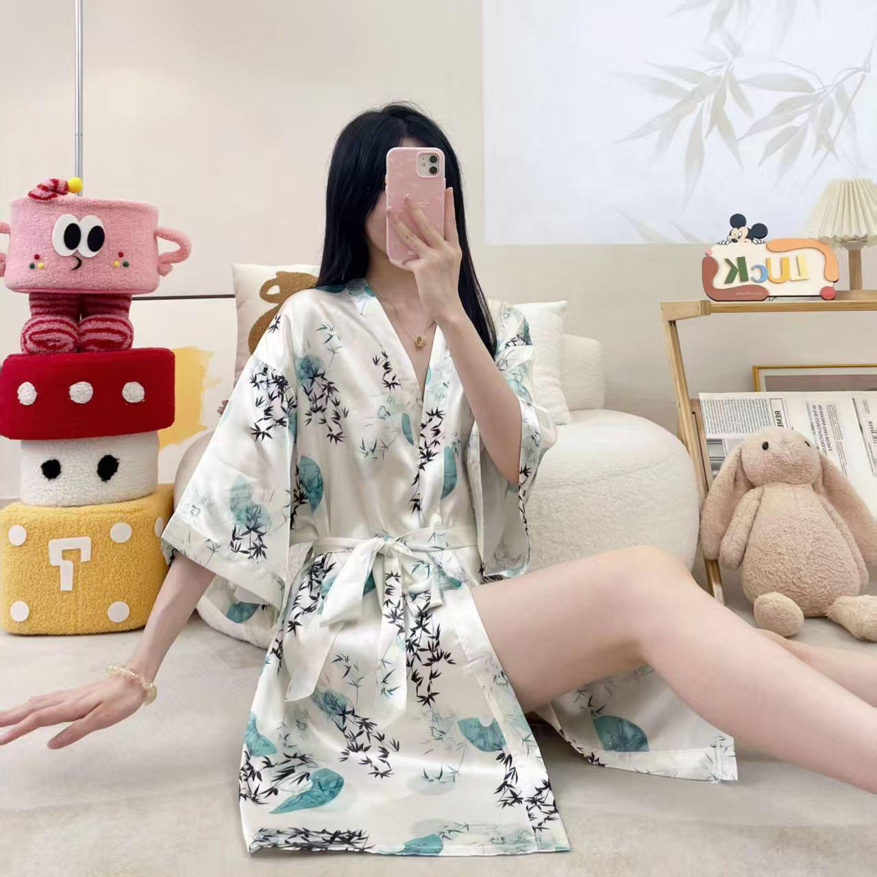 新娘穿白裙发现未婚夫和闺蜜在家做饭，手机照像证据太绝，戒指摔碎心也碎
我今天本来