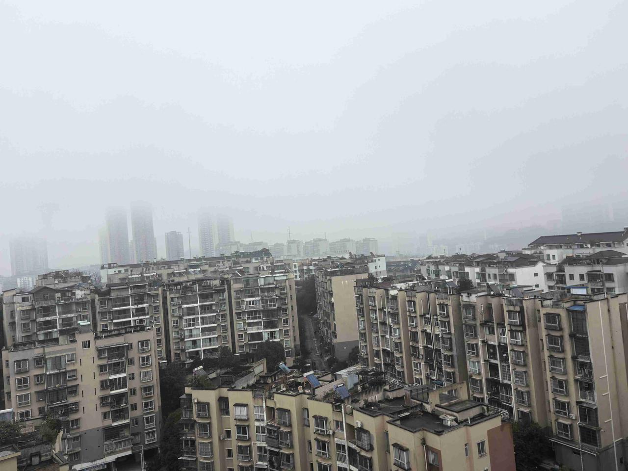 我的今日状态：😁轻松愉快
我这里的天气：☁️阴天
今日状态轻松愉快，像一只自在