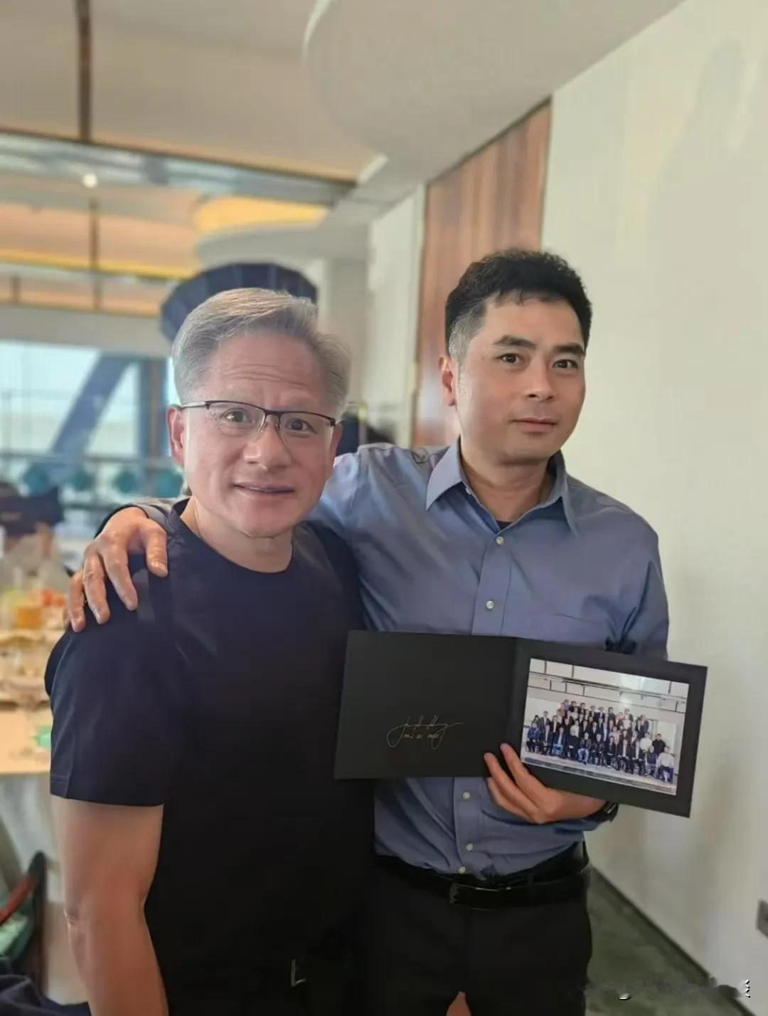 黄仁勋中国开完年会，乐呵呵回美，却遭Deepseek AI“突袭”！这国产AI成