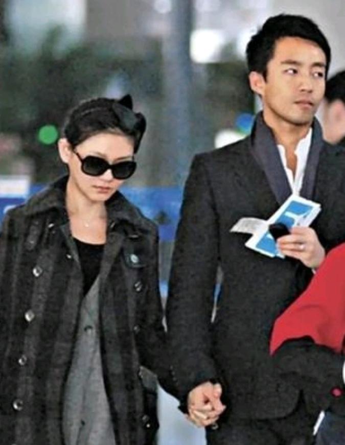 回头看汪小菲和大S刚恋爱、刚结婚那几年，两个人真的是如胶似漆，是实实在在深爱过的