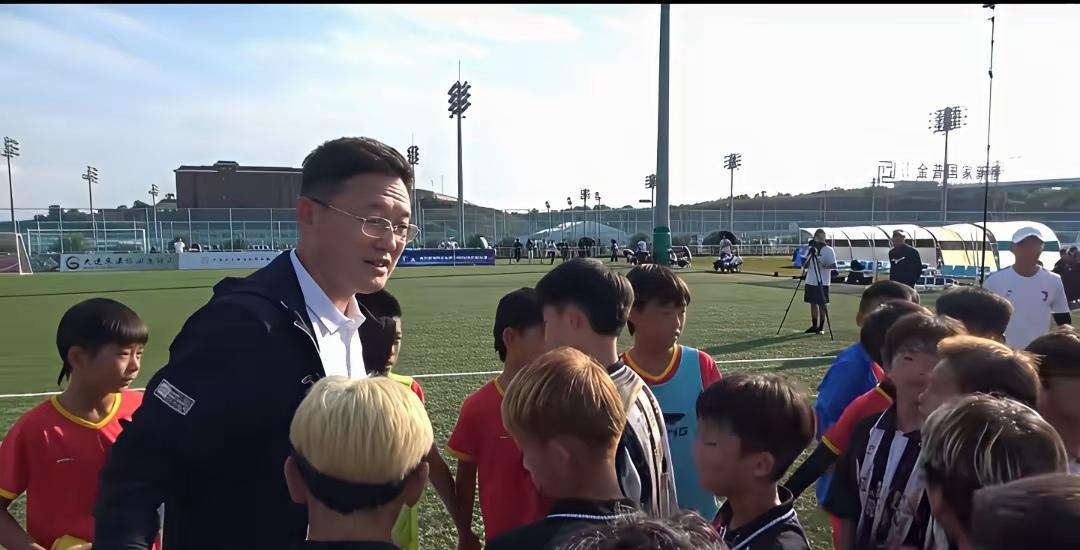 孙继海的嗨球少年U11在大连主场被韩国U11梦想队打进6球，嗨球U11队1：6惨