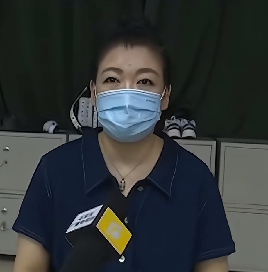看到孙颖莎妈妈用了几个“很”字，可见老母亲对莎莎的了解，大家没有看错人。孙颖莎的