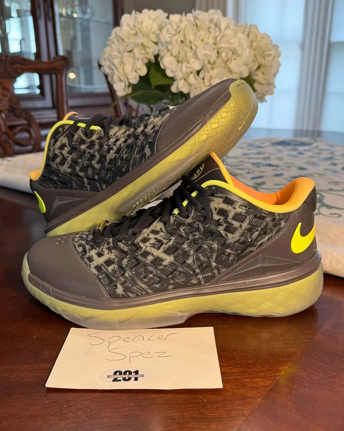 Nike Kobe 3 Low Protro “EYBL” PE  有一个耐克青