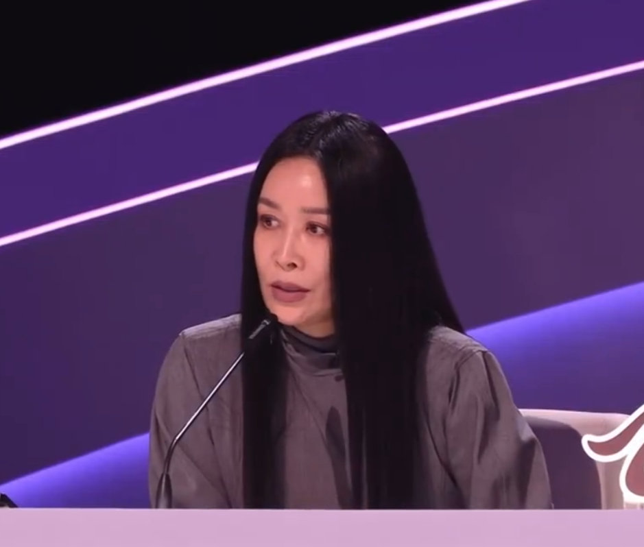 那英说张卓尔华晨宇上身张卓尔的舞台感染力绝了，连那英都忍不住调侃：这是华晨宇分宇