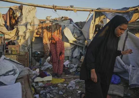 以色列军方28日至29日攻击巴勒斯坦自治区加沙各地，加沙当局29日宣布，包括46