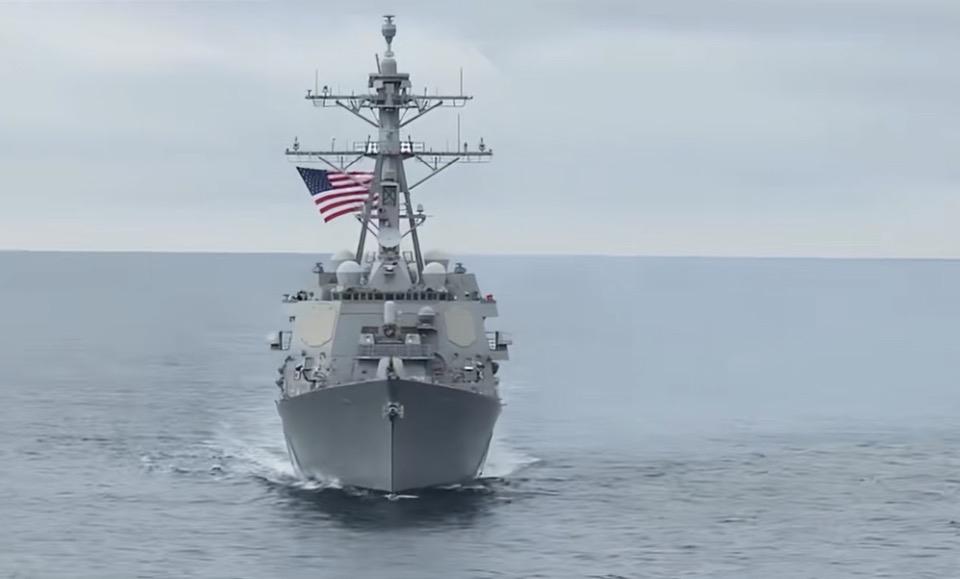 海上航行，威武军舰，守护平安！🚢🇺🇸外国军舰挑衅✊