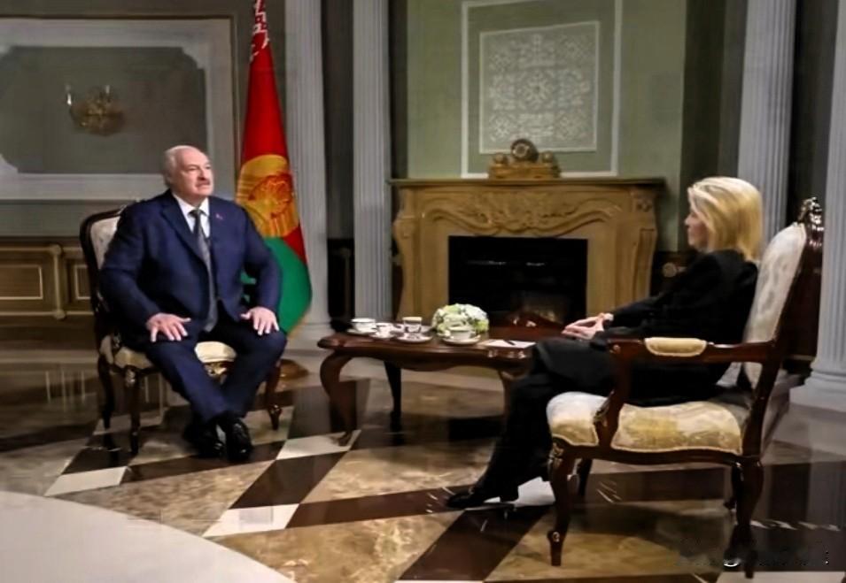 白俄罗斯总统卢卡申科在接受美国电视台Newsmax采访谈俄乌关系:“作为一名有经