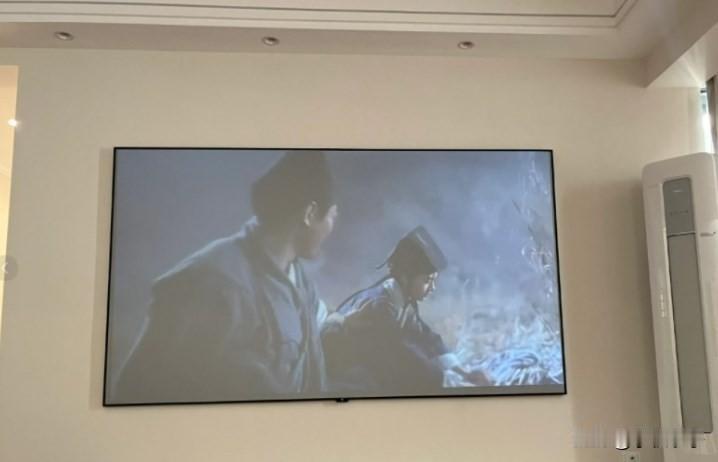 再劝我买投影仪的，过年直接接我到你家过年吧[黑线][黑线]

说我贪便宜我也就认
