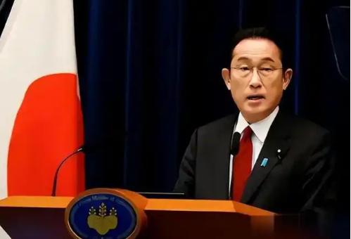 日本退役少将山本一郎近日在接受《朝日新闻》专访时抛出一则震撼性预言：中日两国在东