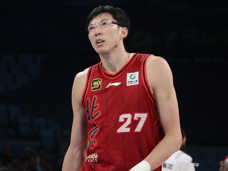 周琦确认无缘今晚京疆大战…周琦又缺席对阵新疆的比赛了，这“魔咒”有点邪乎啊！从2