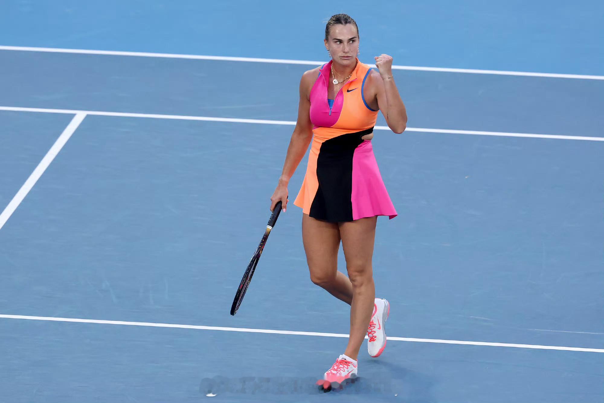 萨巴伦卡晋级澳网次轮🔥2026澳网女单首轮，世界第一1️⃣萨巴伦卡以6-4 6