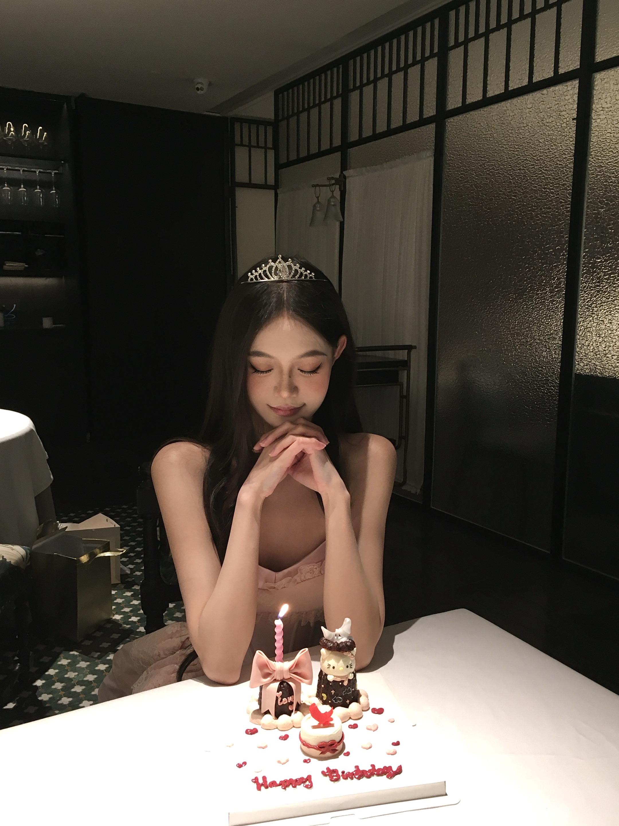 ˋˏ🎂ˎˊ˗。又长大一岁啦 希望在新的一年里能更勇敢顺利！ 爱我的家...